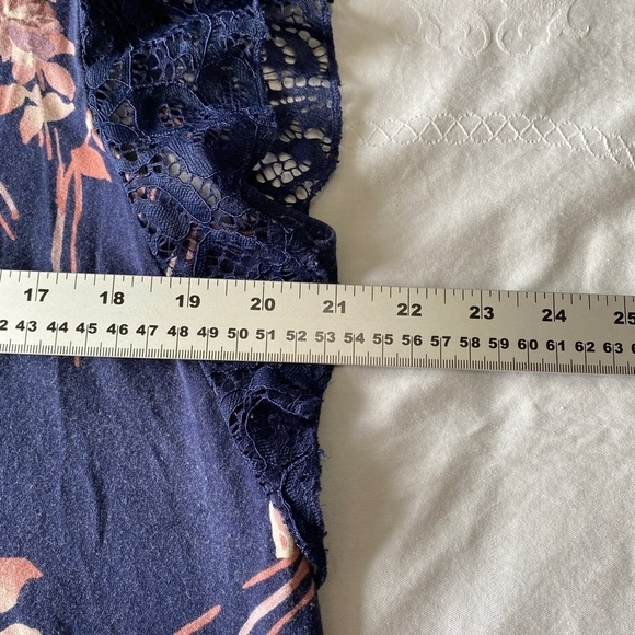 Torrid Super Soft Knits Navy/Purple Crochet Lace Sleeve Tank Top Size 1X (14/16) - Picture 7 of 10